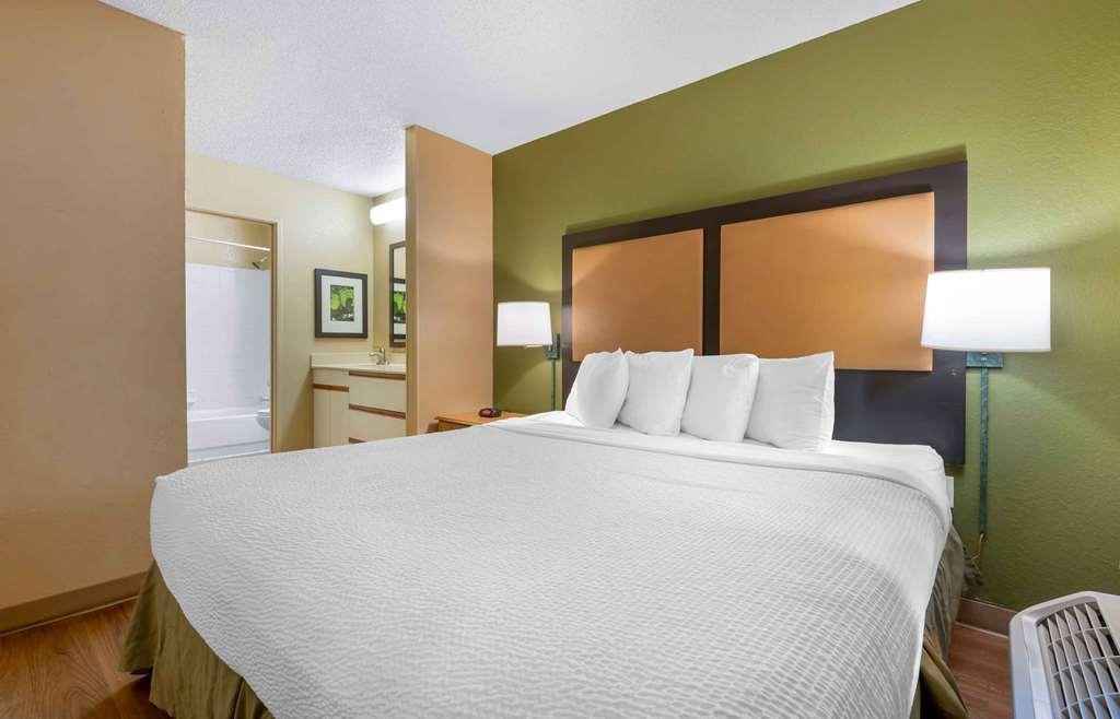 Extended Stay America Select Suites - Jacksonville - Baymeadows Стая снимка